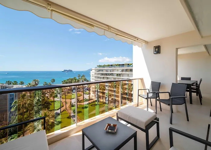 Charming Oasis With Terrace 4 Bd- 8P - Cannes